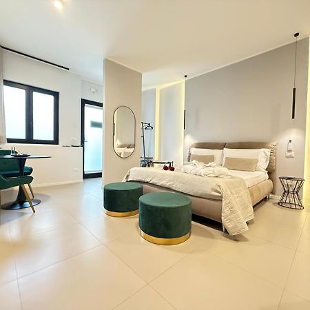 Luxury Apartment - Suite Cavour Бари Экстерьер фото