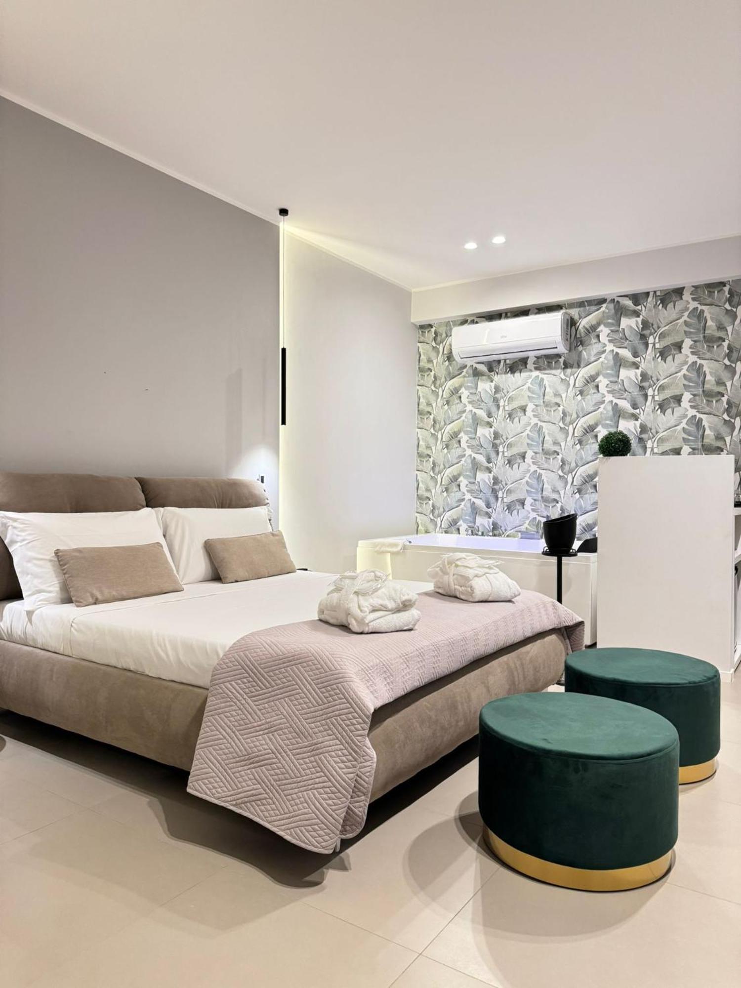 Luxury Apartment - Suite Cavour Бари Экстерьер фото