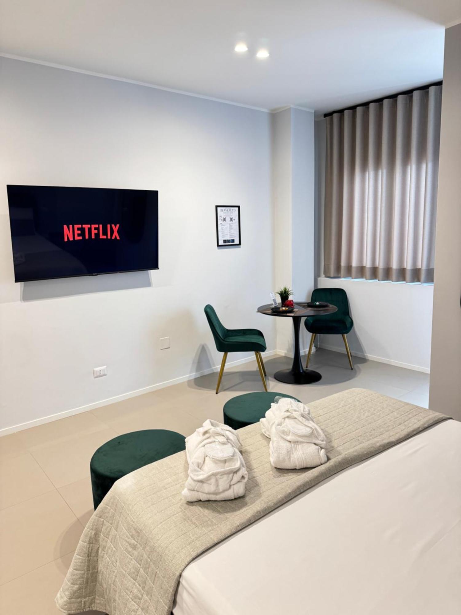Luxury Apartment - Suite Cavour Бари Экстерьер фото