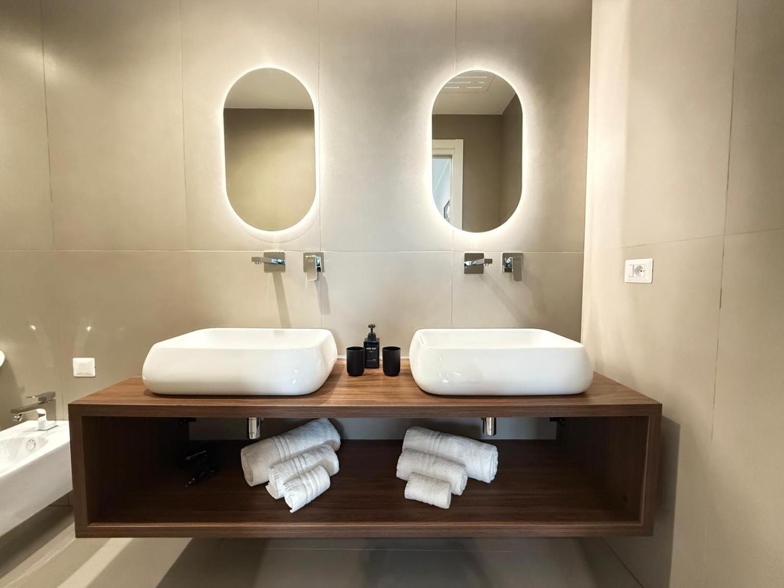 Luxury Apartment - Suite Cavour Бари Экстерьер фото