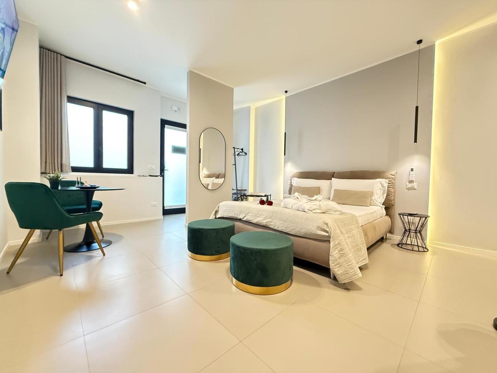 Luxury Apartment - Suite Cavour Бари Экстерьер фото